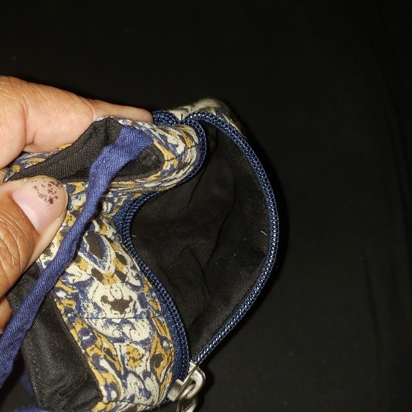 NWOT- Crossbody Cotton Purse/ Cell Phone Bag. 2 Zippers. Stadium Size. - Picture 4 of 6